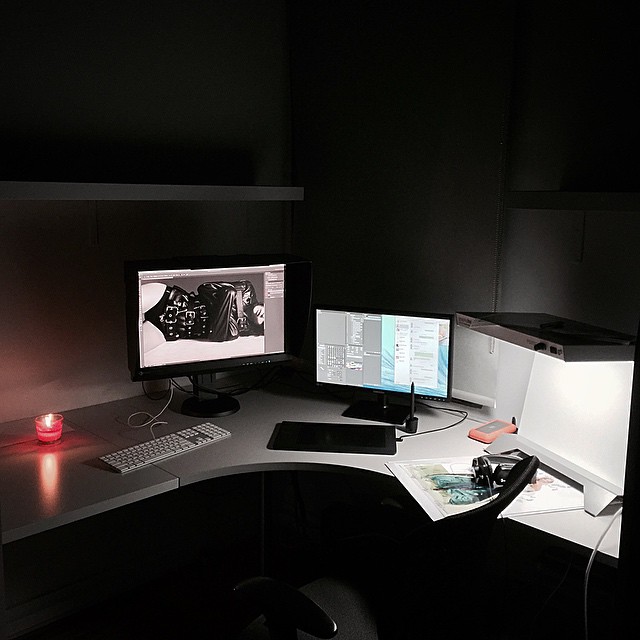 Much more space at the new desk :) #retouch #your #ass #off #NYC